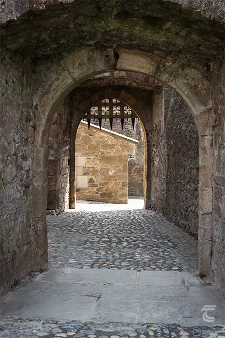 A view through the Trapping Area towards the gate of Cahir Castle